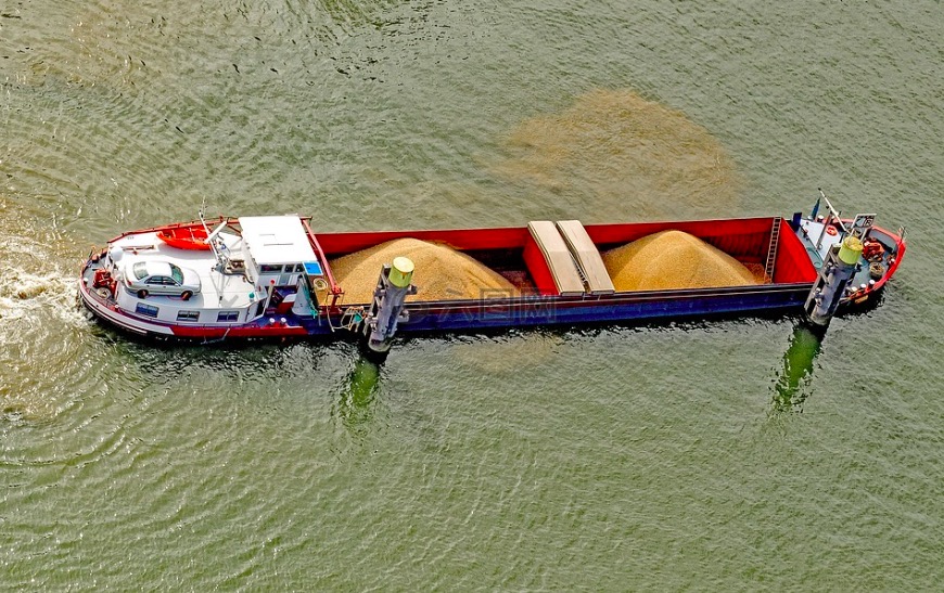 Coque robuste pour des années d'utilisation Barges-trémies de dragage de lac transportant du limon à un prix intéressant