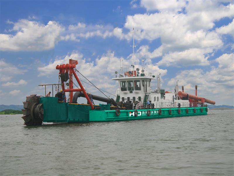 À Dubaï, roue à godets hydraulique, drague de dragage de sable utilisée dans la rivière pour le dragage de boue