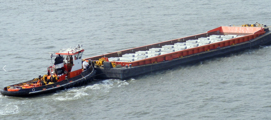 Coque robuste pour des années d'utilisation Barges-trémies de dragage de lac transportant du limon à un prix intéressant