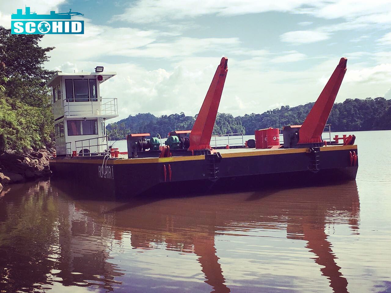 Barge de taille moyenne de 30 m avec une capacité de chargement de 250 t, barge de transport d'équipement pour le transport de marchandises en lac/rivière/mer