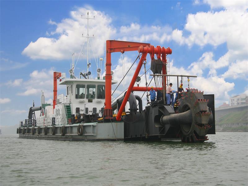 À Dubaï, roue à godets hydraulique, drague de dragage de sable utilisée dans la rivière pour le dragage de boue