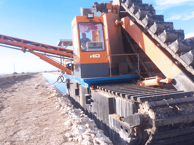 Extraction de sel pour l'exportation vers la Malaisie